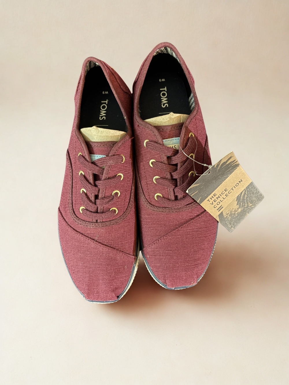 TOMS Women’s Maroon Canvas Lace-Up Sneakers